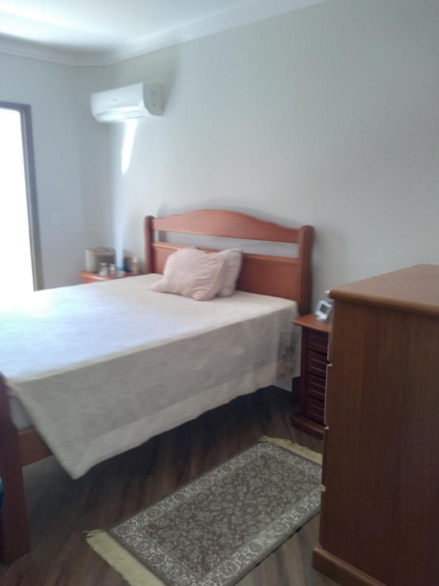 Apartamento à venda com 4 quartos, 220m² - Foto 17