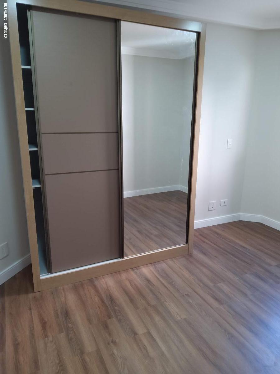 Apartamento à venda com 4 quartos, 220m² - Foto 30