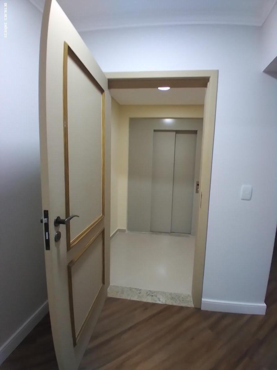 Apartamento à venda com 4 quartos, 220m² - Foto 8