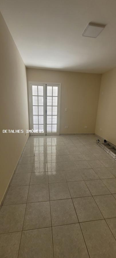 Casa à venda com 3 quartos, 156m² - Foto 7