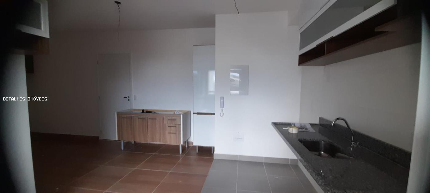 Apartamento à venda com 3 quartos, 68m² - Foto 1