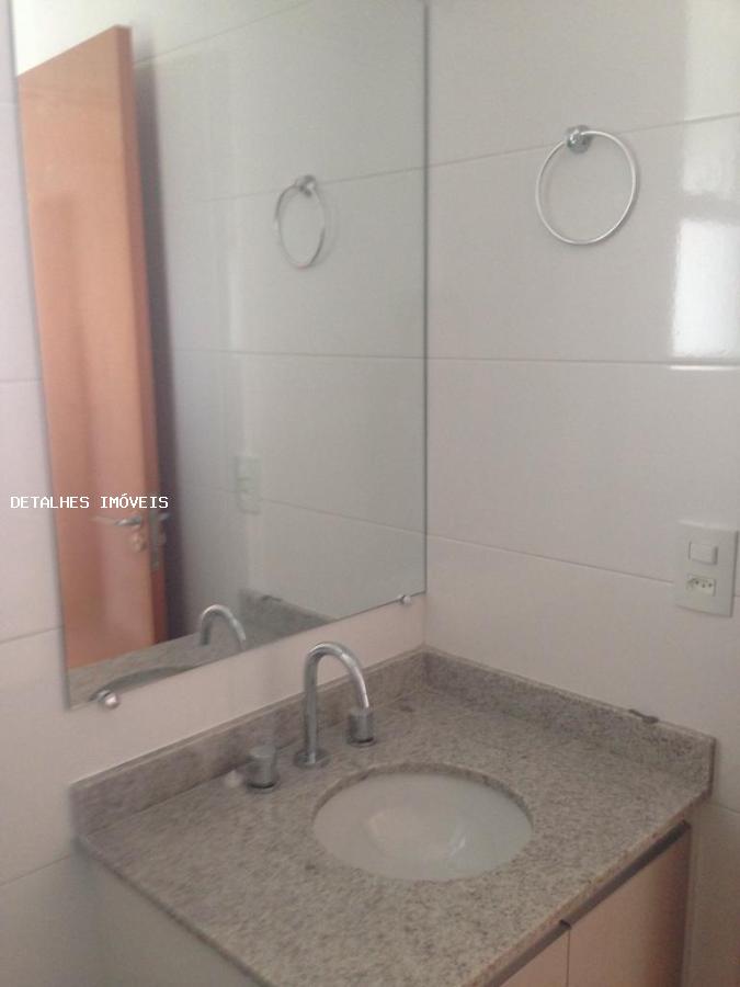 Apartamento para alugar com 2 quartos, 80m² - Foto 7