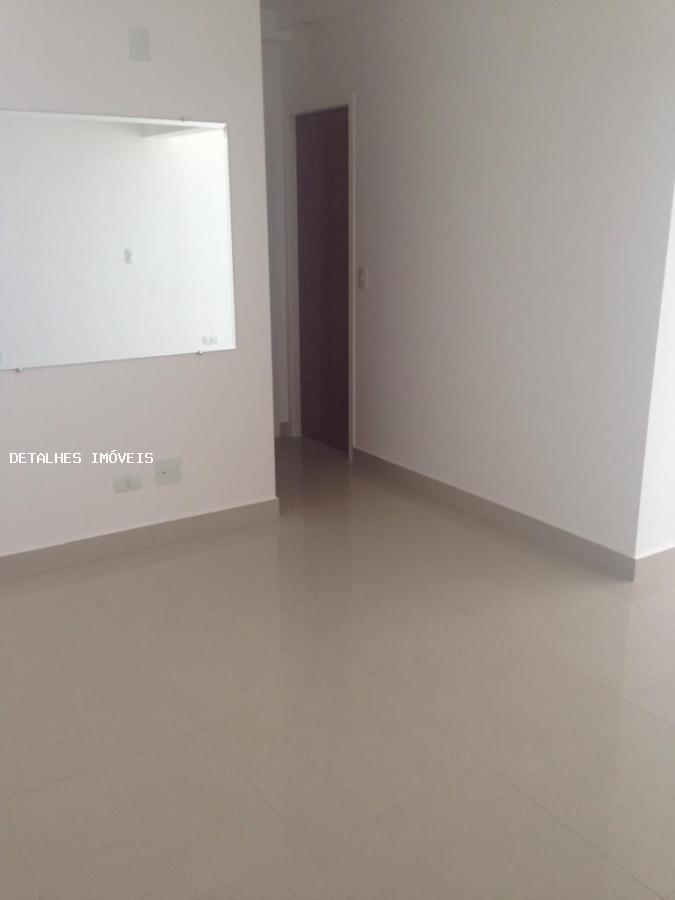 Apartamento para alugar com 2 quartos, 80m² - Foto 3