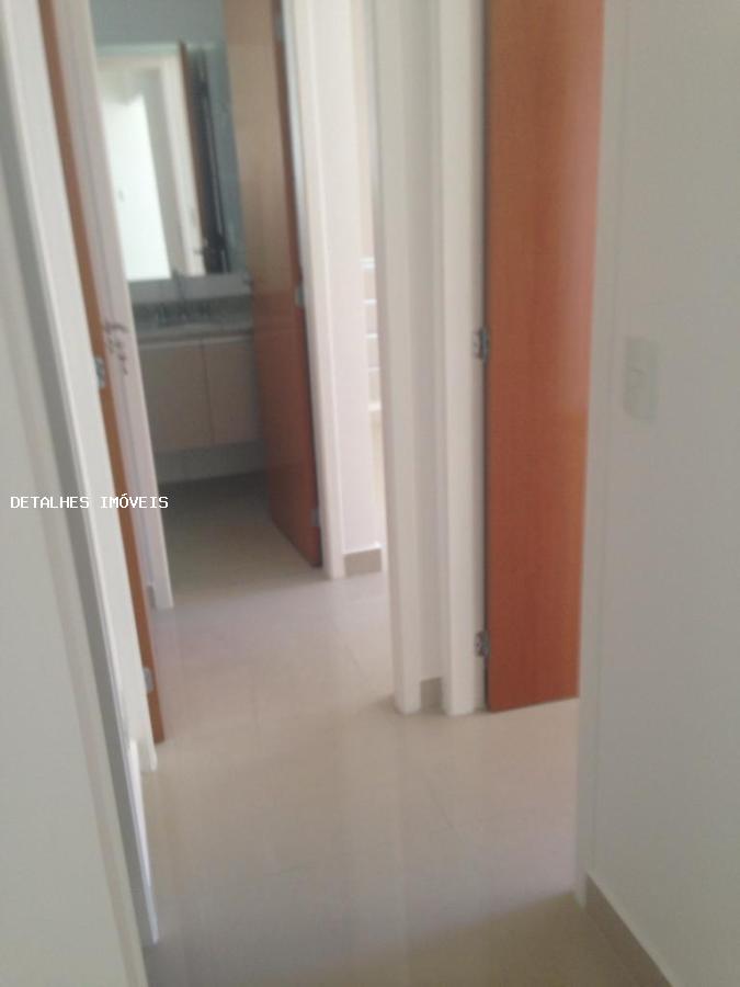 Apartamento para alugar com 2 quartos, 80m² - Foto 4