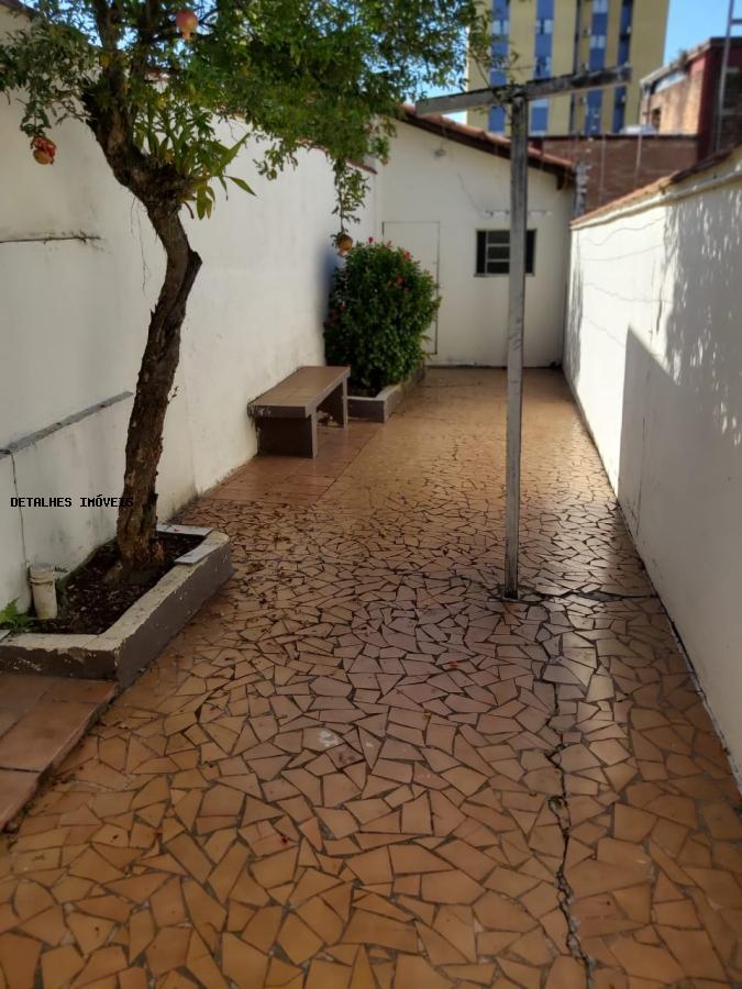 Casa à venda com 2 quartos, 135m² - Foto 2