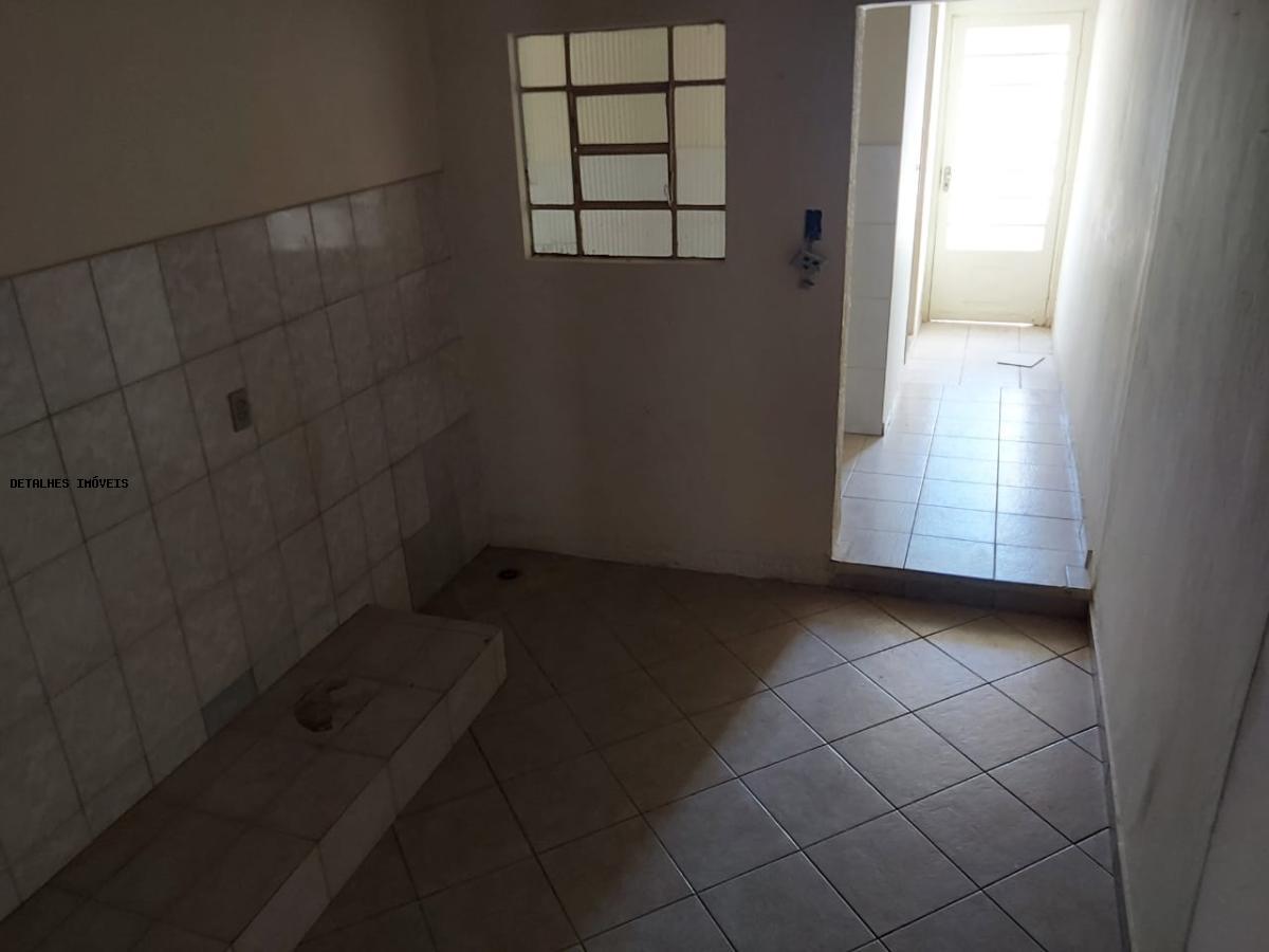 Casa à venda com 2 quartos, 135m² - Foto 13