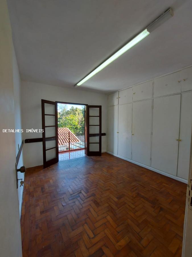 Casa para alugar com 3 quartos, 100m² - Foto 2