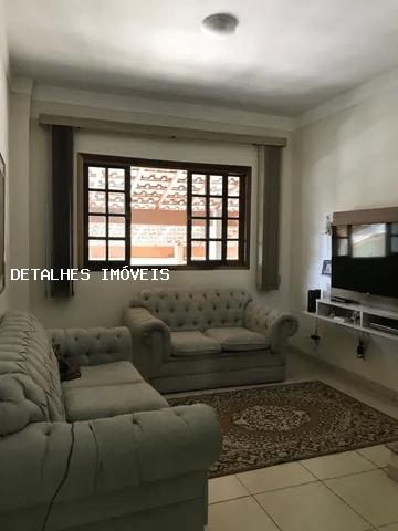 Casa à venda com 3 quartos, 130m² - Foto 4