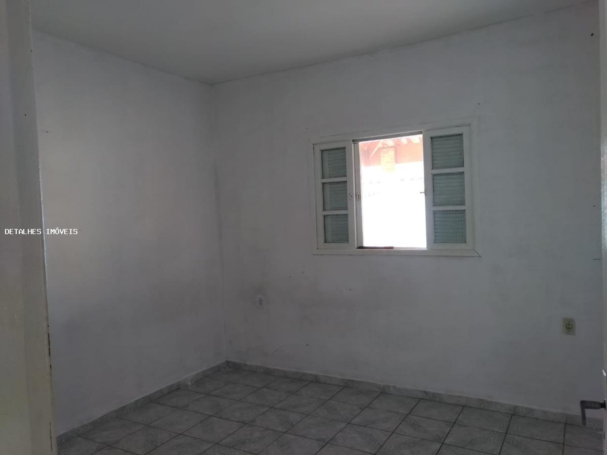 Casa à venda com 2 quartos, 250m² - Foto 8