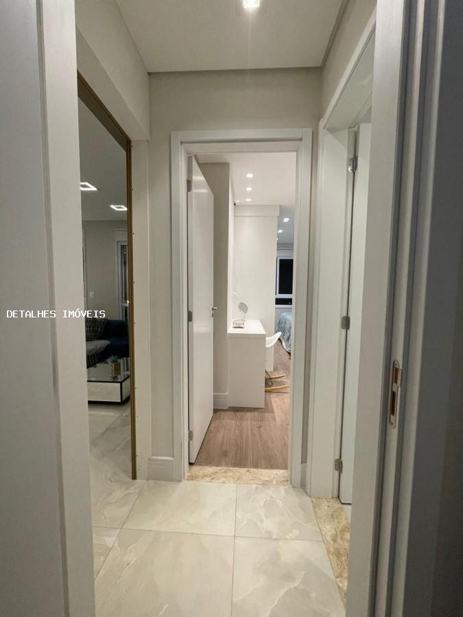 Apartamento para alugar com 2 quartos, 103m² - Foto 9