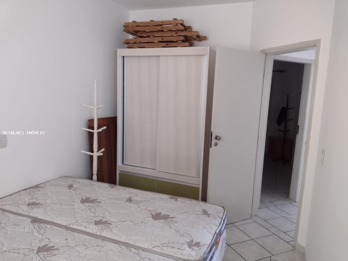 Apartamento à venda com 2 quartos, 100m² - Foto 2