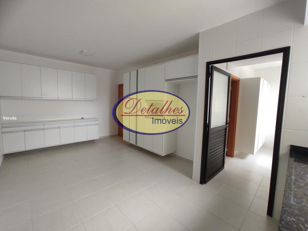 Apartamento à venda com 4 quartos, 157m² - Foto 11