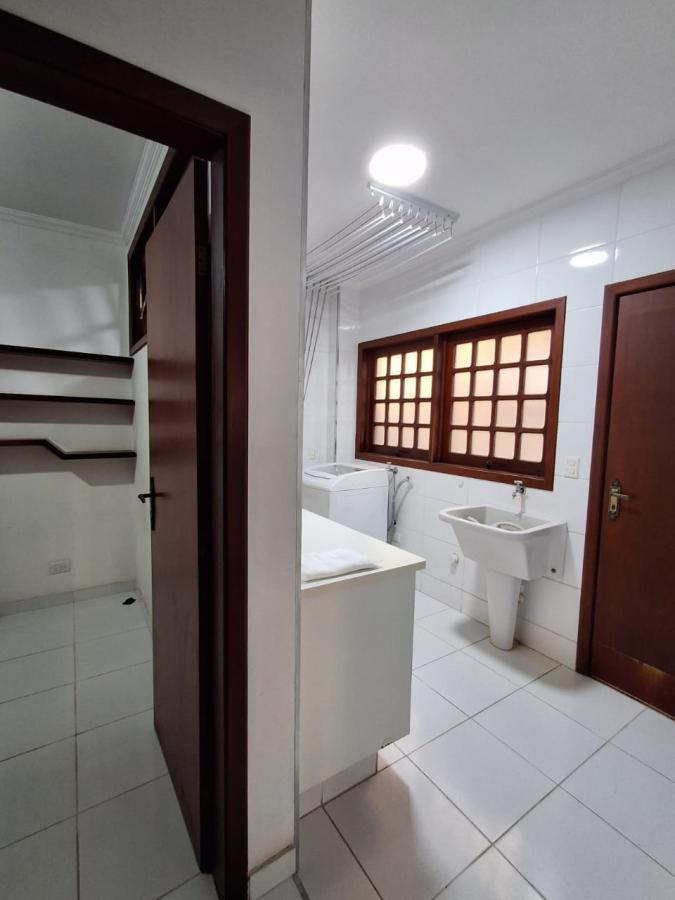 Casa para alugar com 3 quartos, 280m² - Foto 10