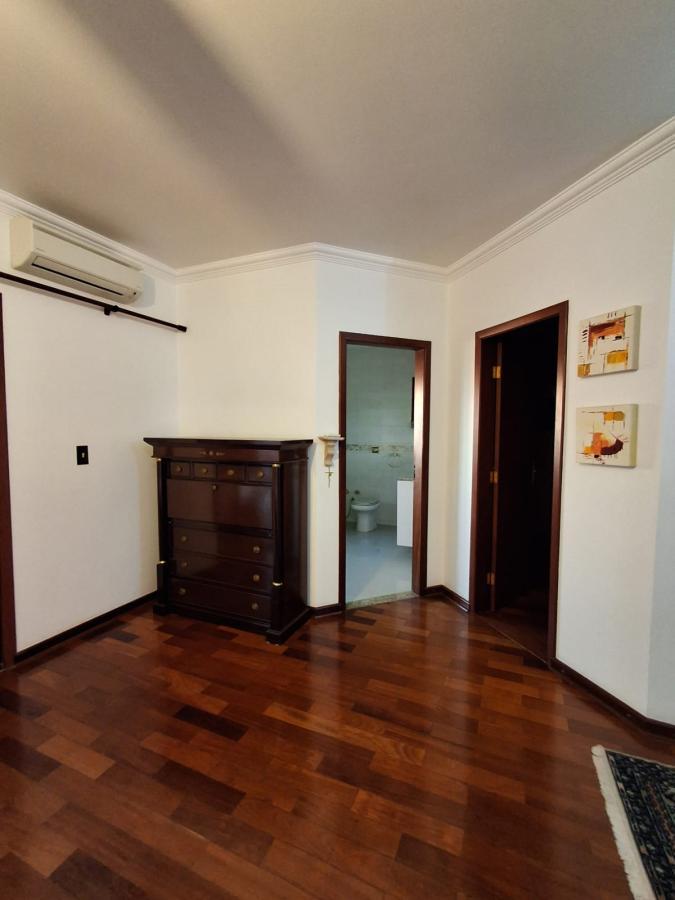 Casa para alugar com 3 quartos, 280m² - Foto 32