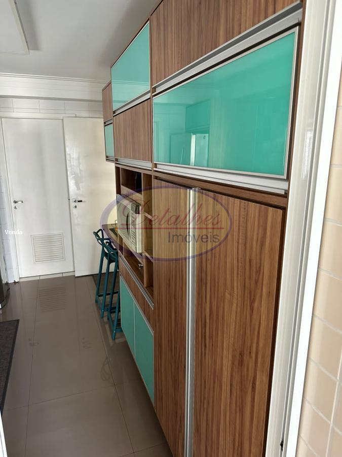 Apartamento à venda com 3 quartos, 182m² - Foto 3