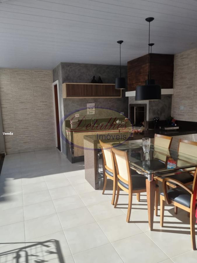 Casa de Condomínio à venda com 4 quartos, 260m² - Foto 1