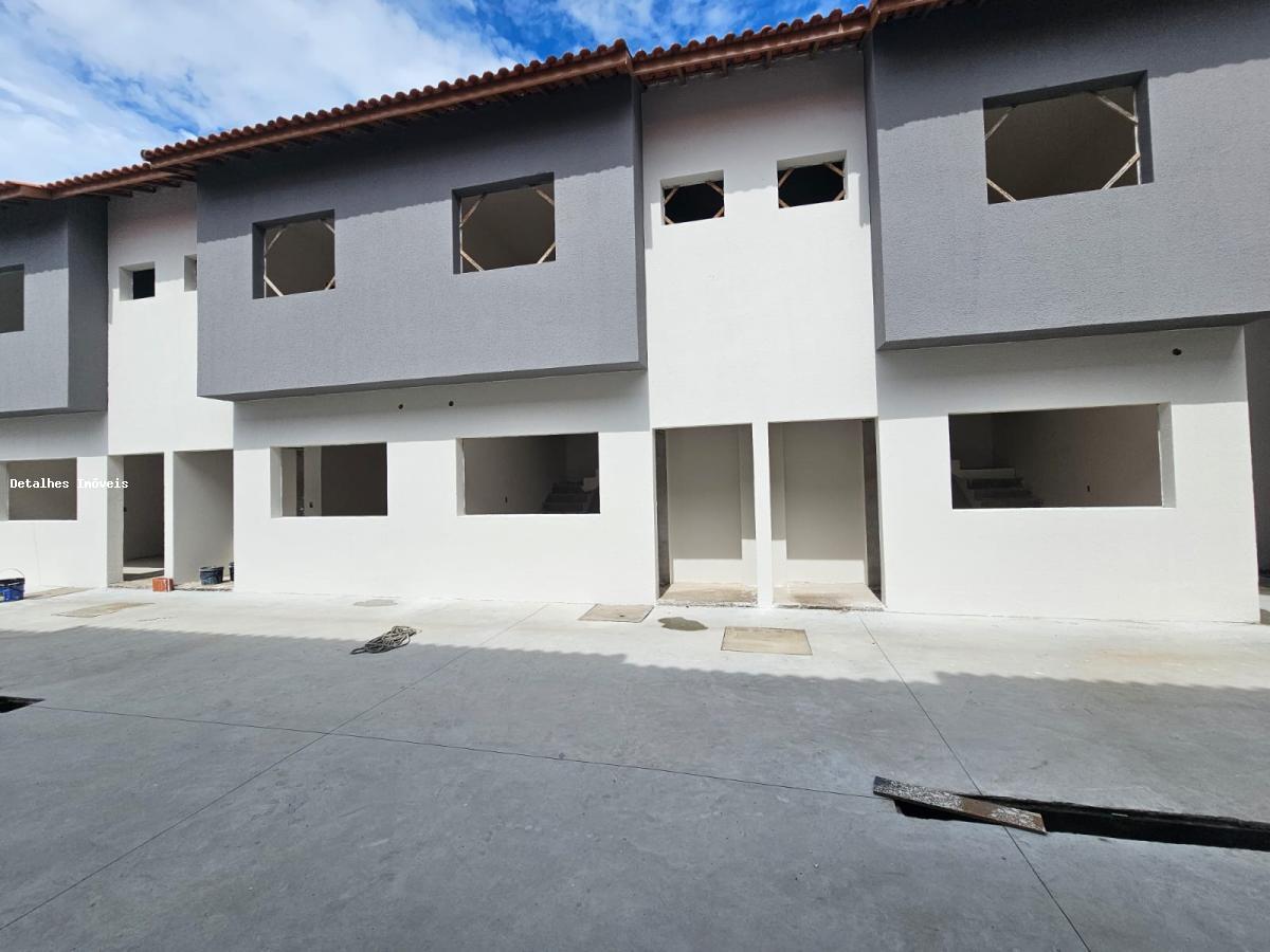 Sobrado à venda com 2 quartos, 75m² - Foto 1