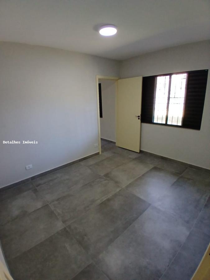 Casa para alugar com 2 quartos, 763m² - Foto 10