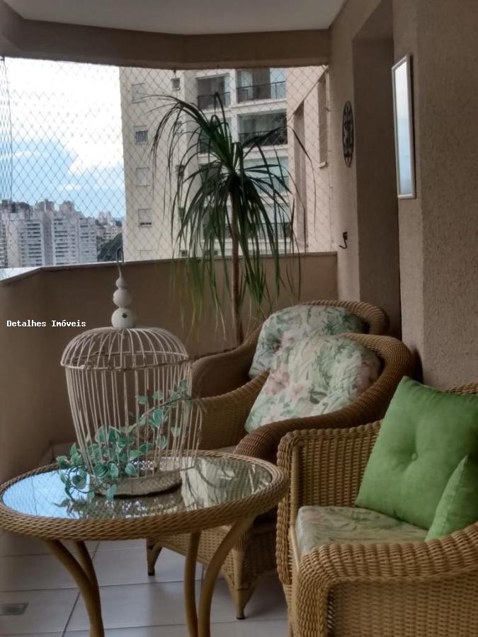 Apartamento para alugar com 3 quartos, 220m² - Foto 2