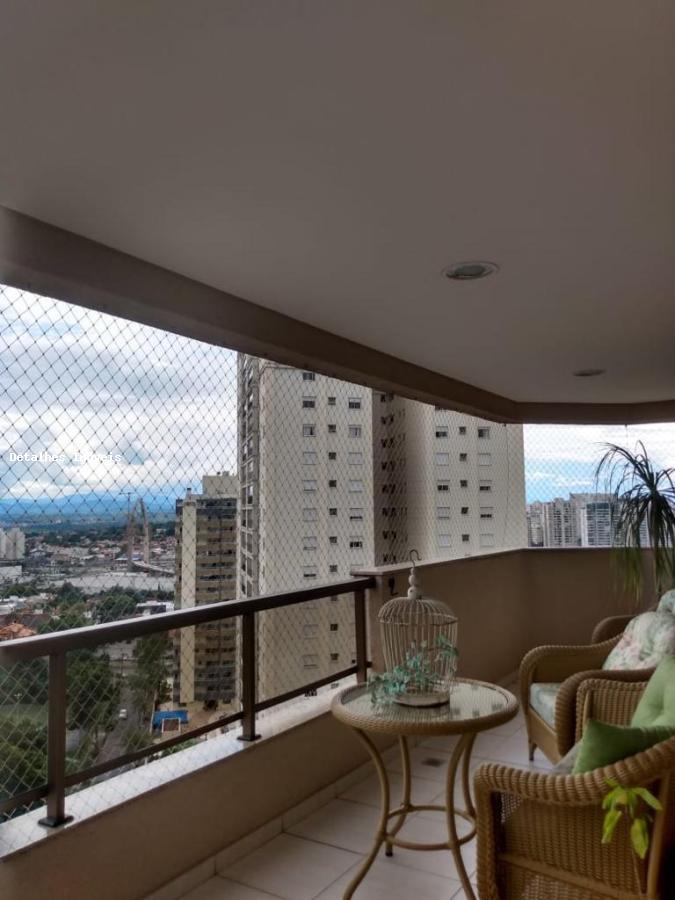 Apartamento para alugar com 3 quartos, 220m² - Foto 1