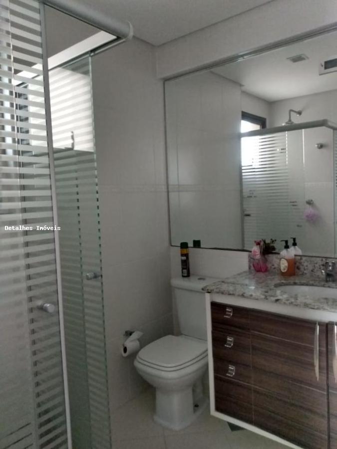 Apartamento para alugar com 3 quartos, 220m² - Foto 17