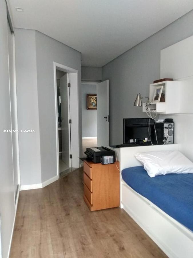 Apartamento para alugar com 3 quartos, 220m² - Foto 21