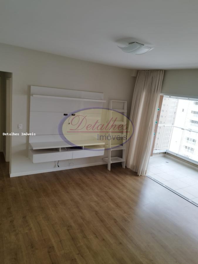 Apartamento à venda com 2 quartos, 75m² - Foto 6