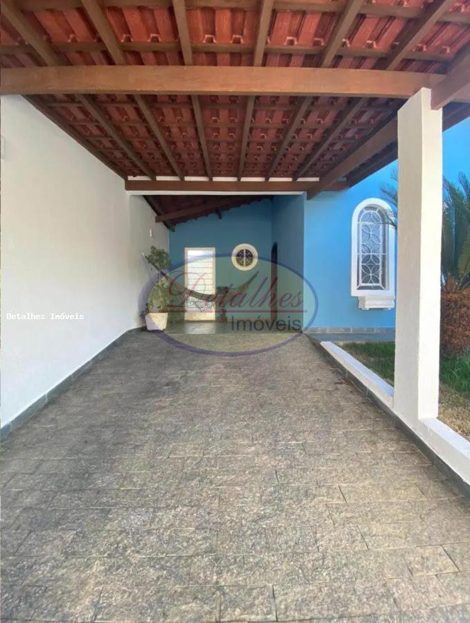 Casa à venda com 3 quartos, 112m² - Foto 2