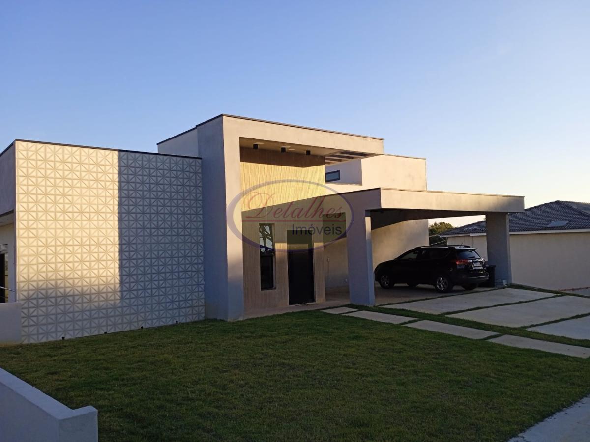 Casa de Condomínio à venda com 4 quartos, 300m² - Foto 1