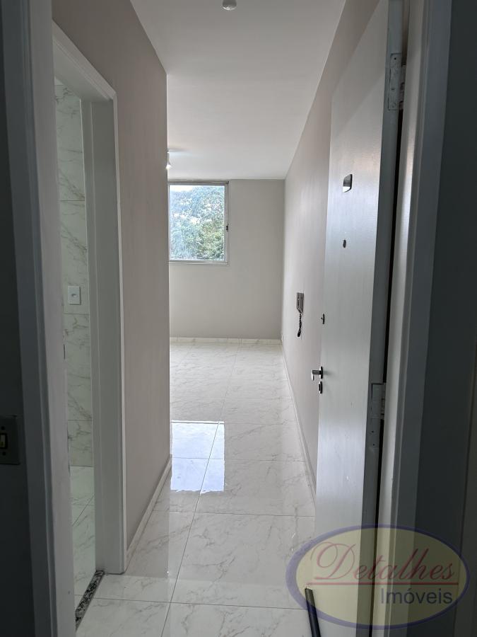 Apartamento à venda com 2 quartos, 72m² - Foto 3