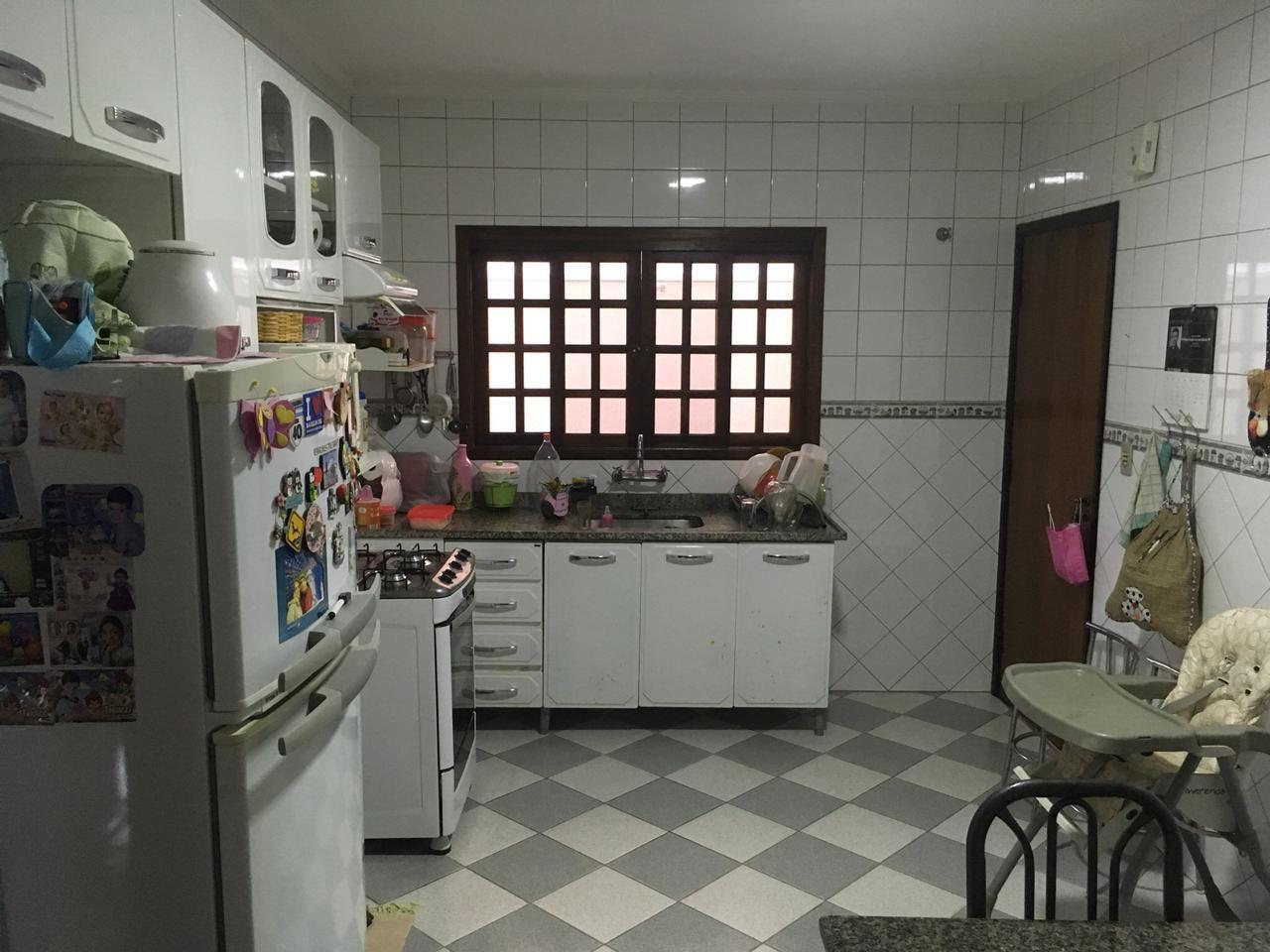 Casa para alugar com 4 quartos, 217m² - Foto 4