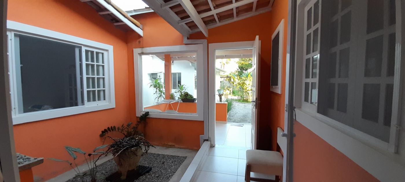 Casa de Condomínio para alugar com 3 quartos, 100m² - Foto 2