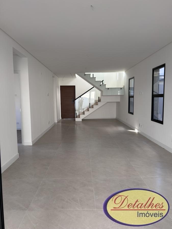 Casa de Condomínio à venda com 3 quartos, 230m² - Foto 3