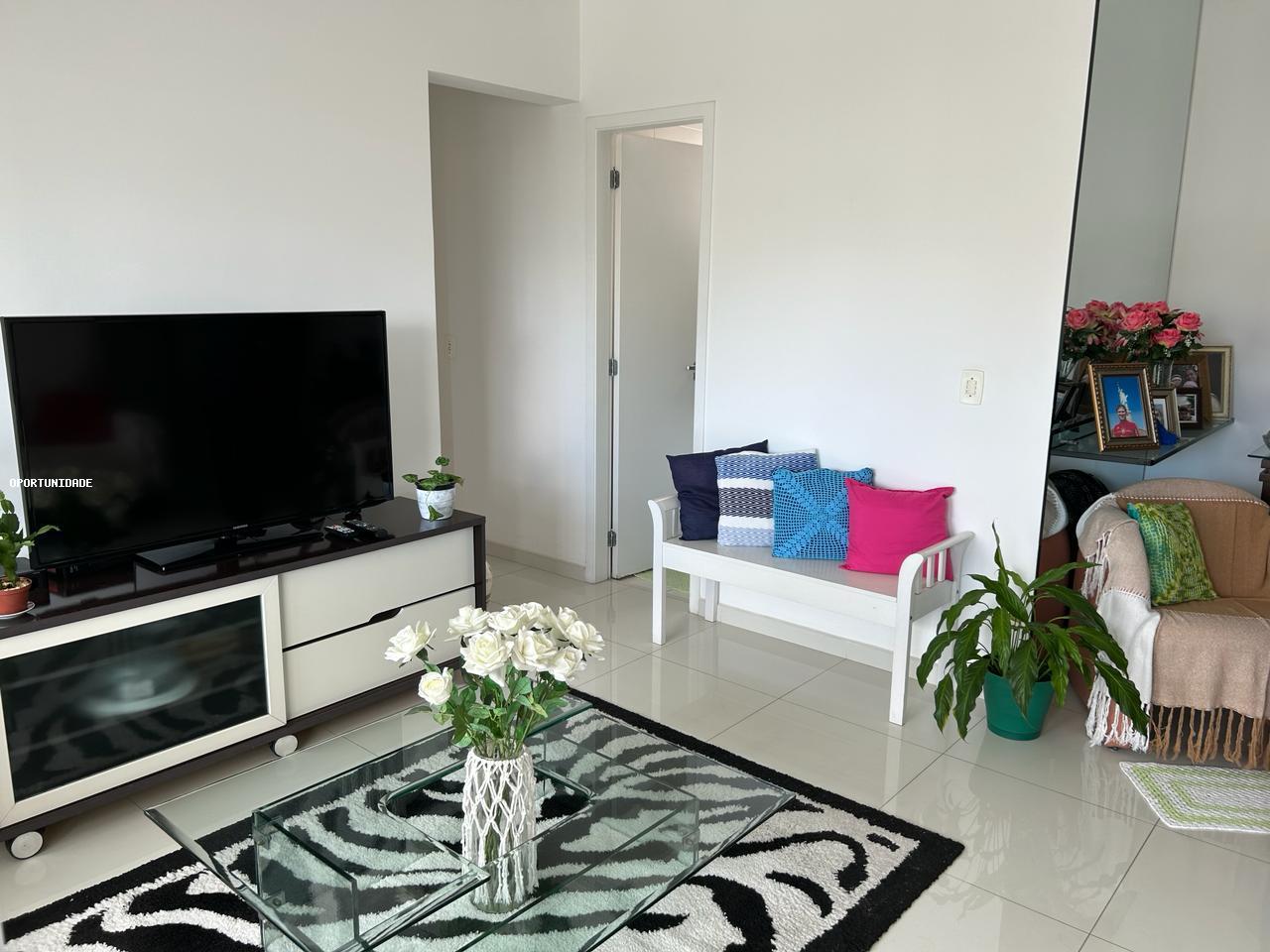 Apartamento à venda com 2 quartos, 72m² - Foto 2