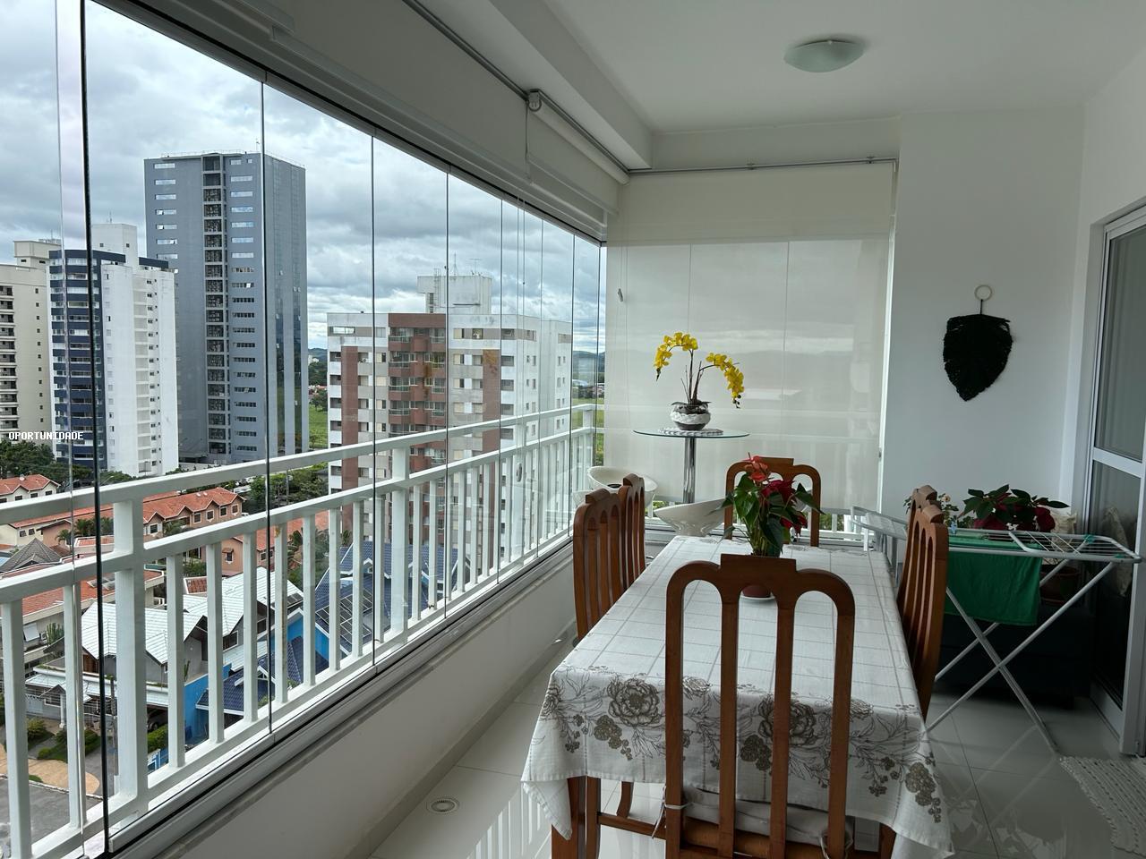 Apartamento à venda com 2 quartos, 72m² - Foto 4