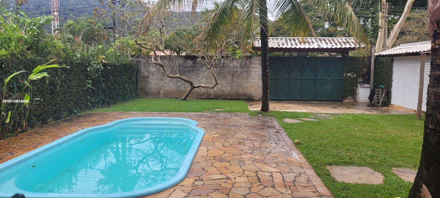 Casa à venda com 3 quartos, 400m² - Foto 2