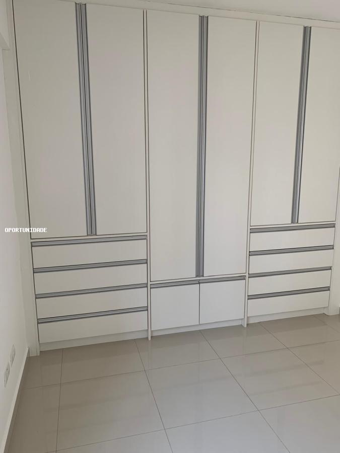 Apartamento para alugar com 2 quartos, 80m² - Foto 9