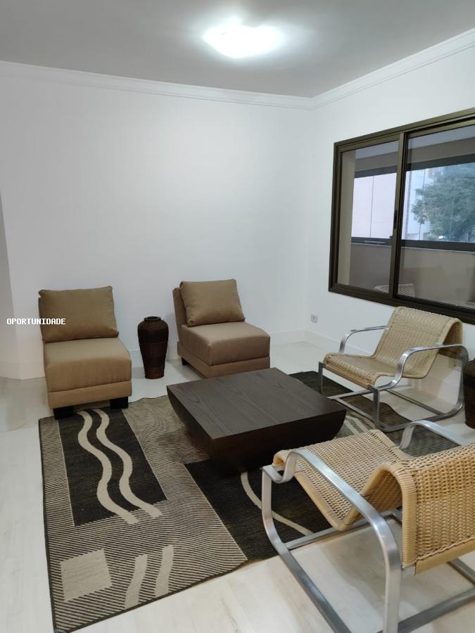 Apartamento para alugar com 4 quartos, 220m² - Foto 2