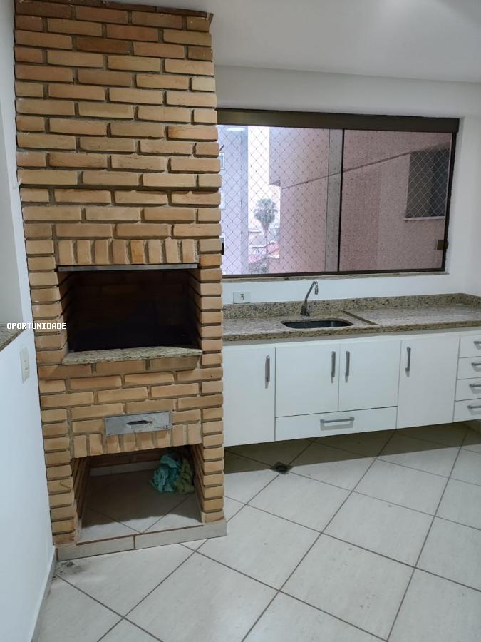 Apartamento para alugar com 4 quartos, 220m² - Foto 8