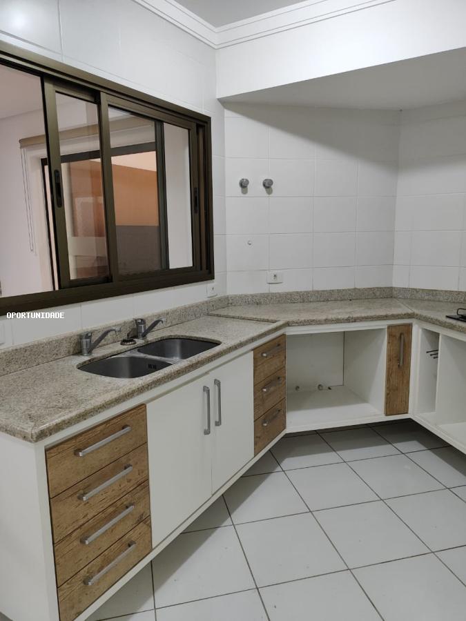 Apartamento para alugar com 4 quartos, 220m² - Foto 7