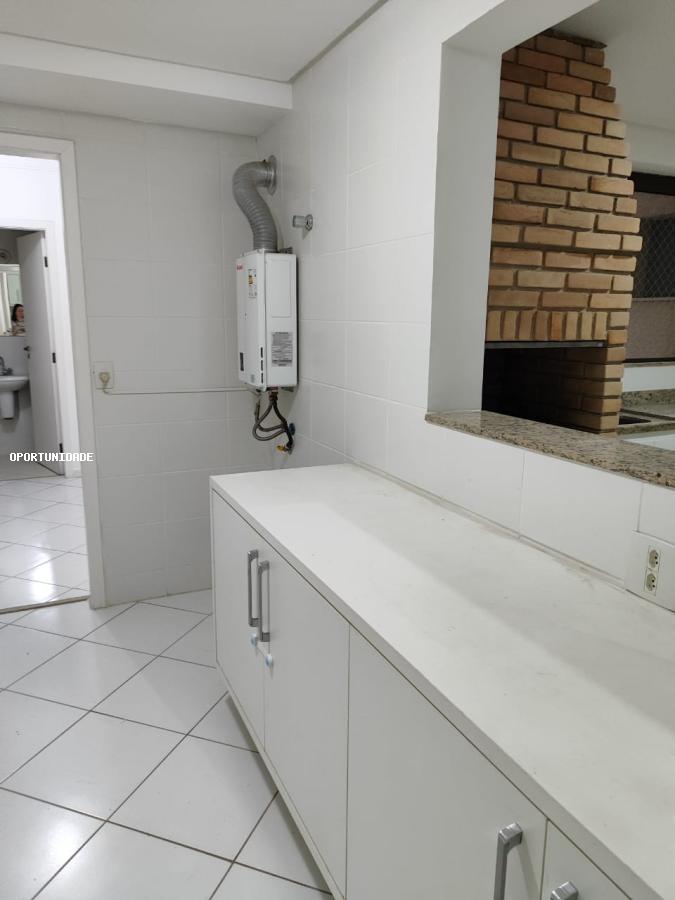 Apartamento para alugar com 4 quartos, 220m² - Foto 10