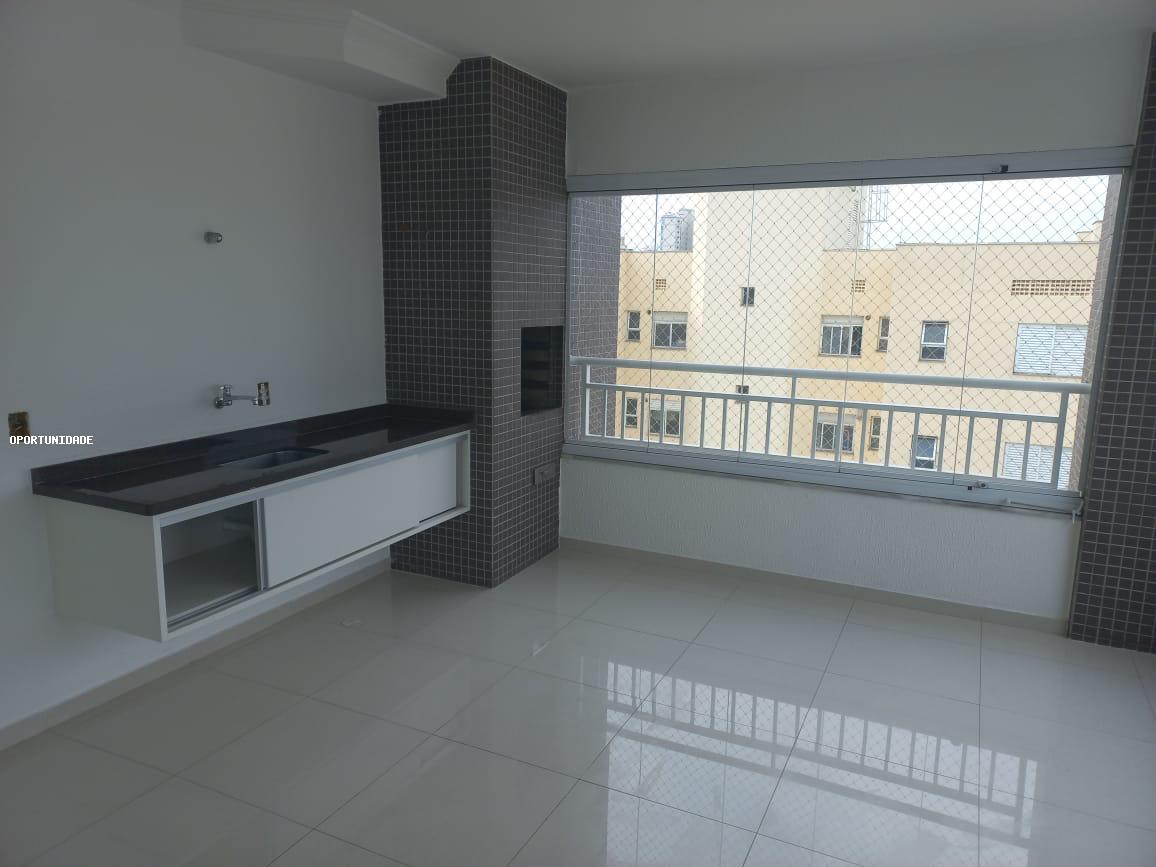 Apartamento para alugar com 2 quartos, 83m² - Foto 4