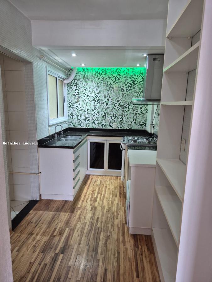 Apartamento à venda com 3 quartos, 90m² - Foto 4