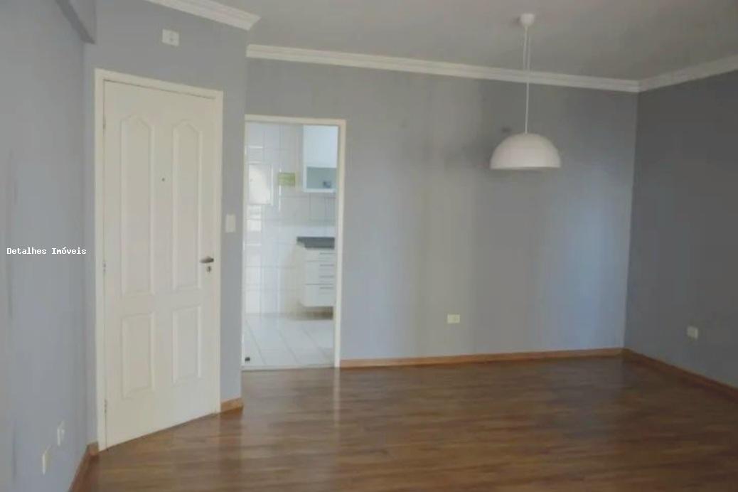 Apartamento para alugar com 3 quartos, 105m² - Foto 1