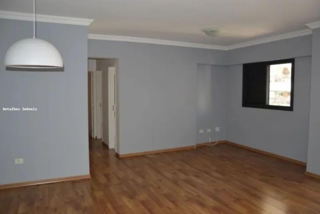 Apartamento para alugar com 3 quartos, 105m² - Foto 3