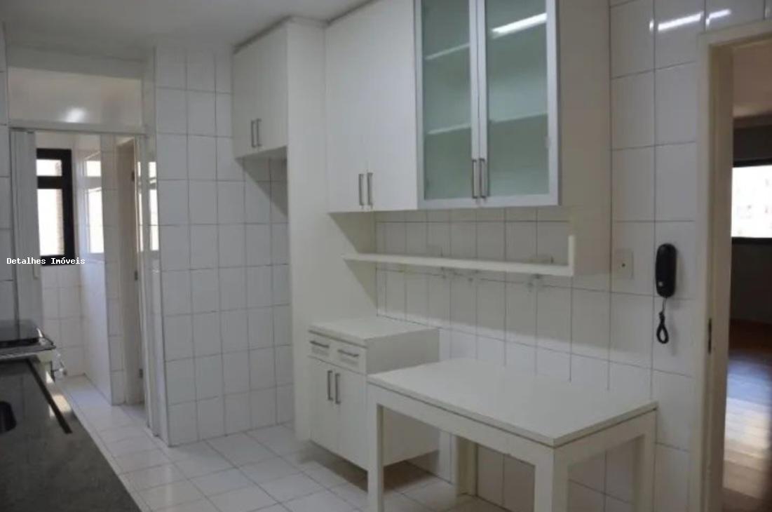 Apartamento para alugar com 3 quartos, 105m² - Foto 5