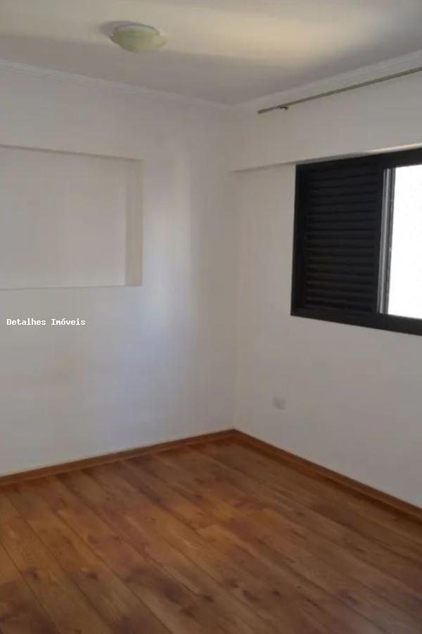 Apartamento para alugar com 3 quartos, 105m² - Foto 10