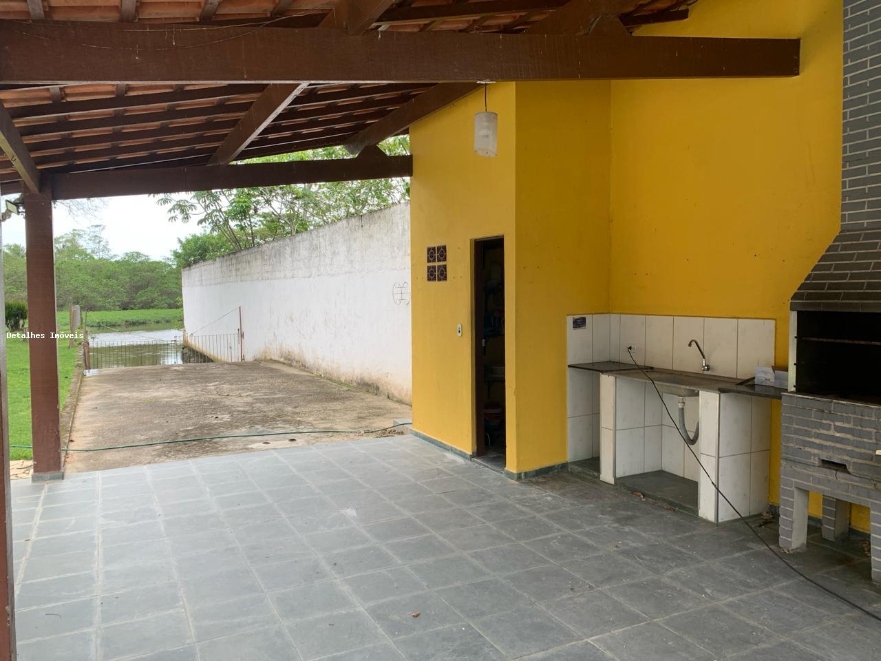 Casa de Condomínio para alugar com 6 quartos, 300m² - Foto 2