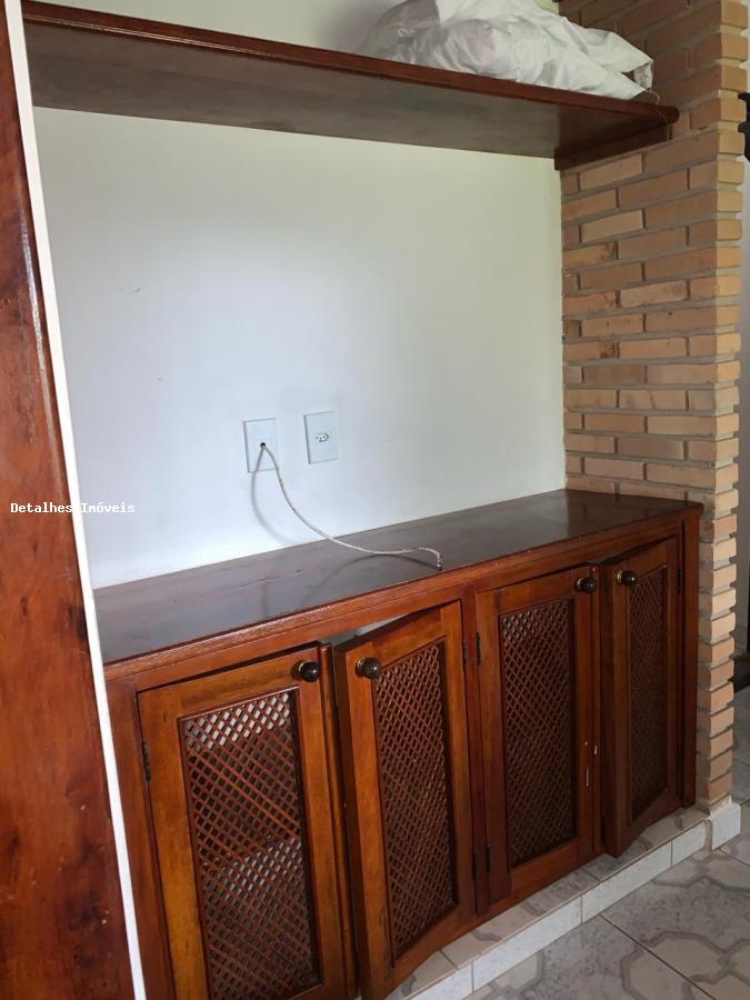 Casa de Condomínio para alugar com 6 quartos, 300m² - Foto 27