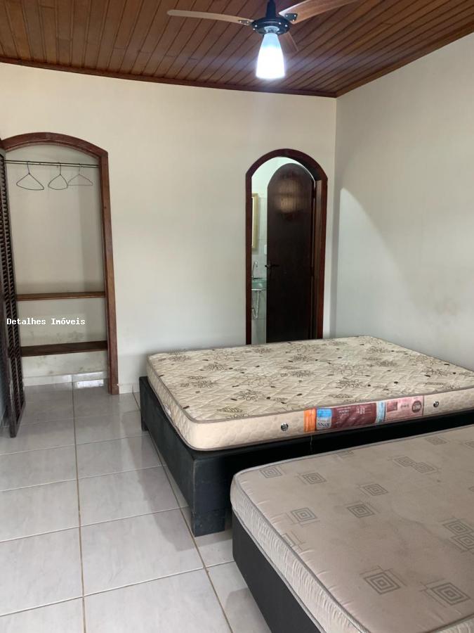 Casa de Condomínio para alugar com 6 quartos, 300m² - Foto 16